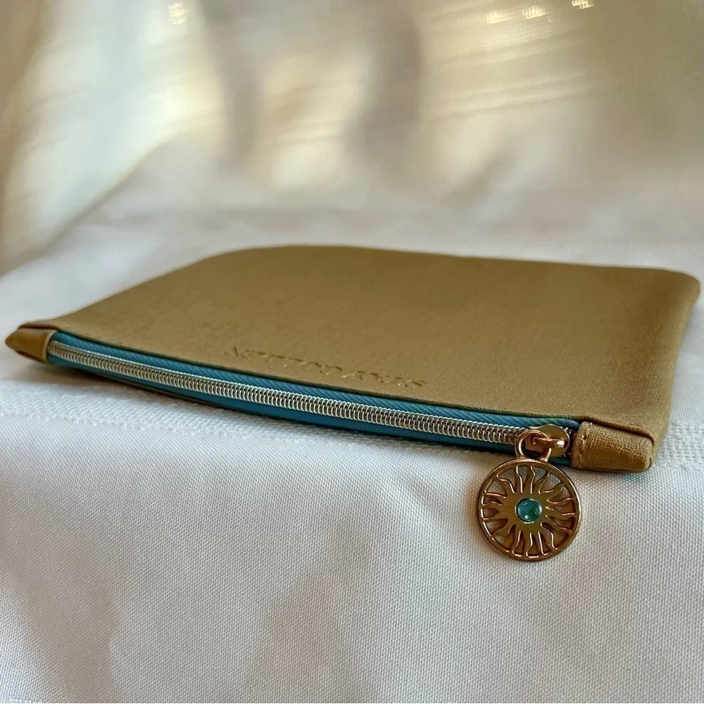 ipsy Glam Bag STAY GOLDEN Gold EUC Like New💄3/$12💄5/$15‎